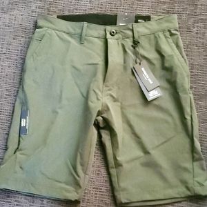 Kenneth Cole tech short
